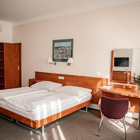 Hotel Iberia أوبافا المظهر الخارجي الصورة