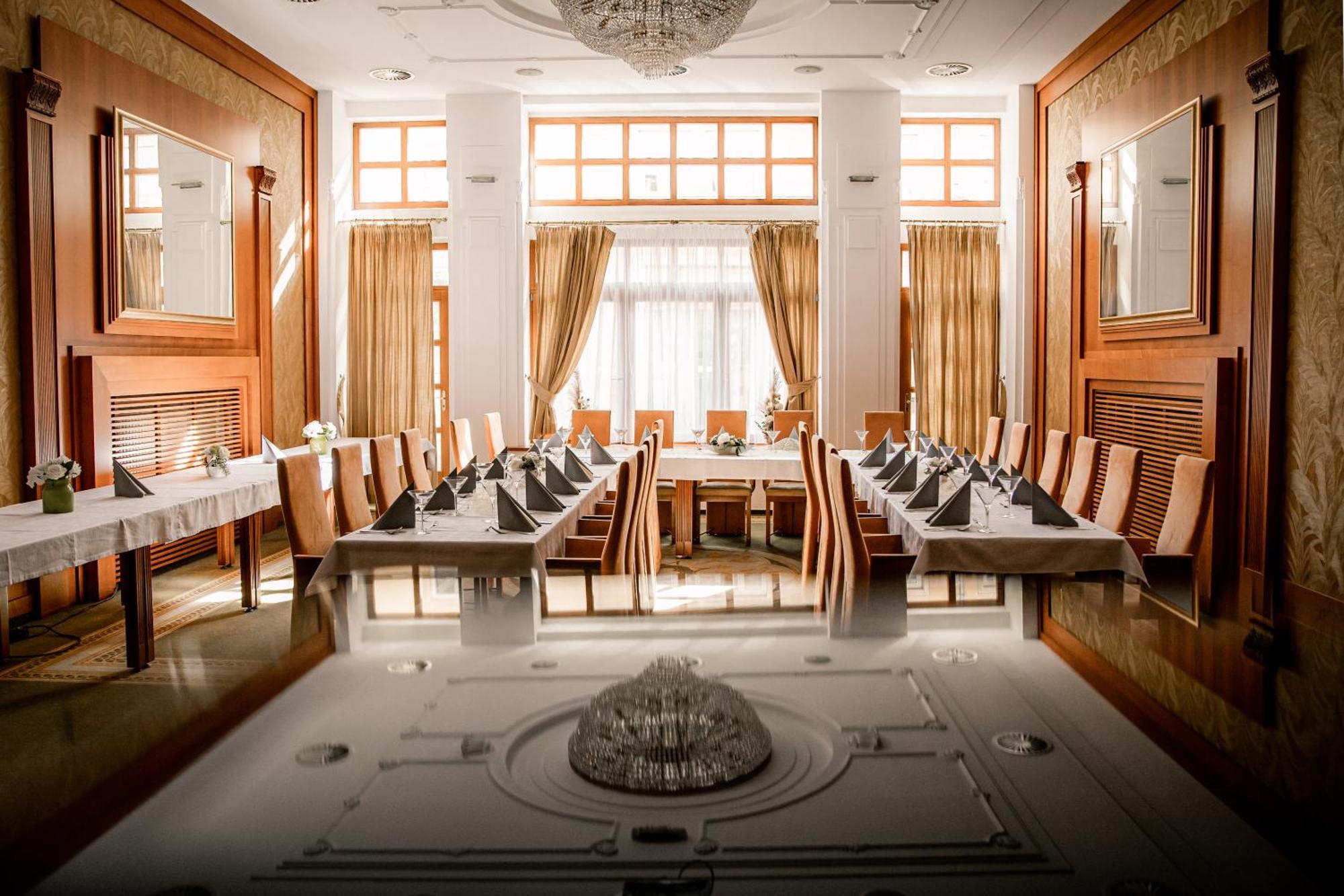 Hotel Iberia أوبافا المظهر الخارجي الصورة