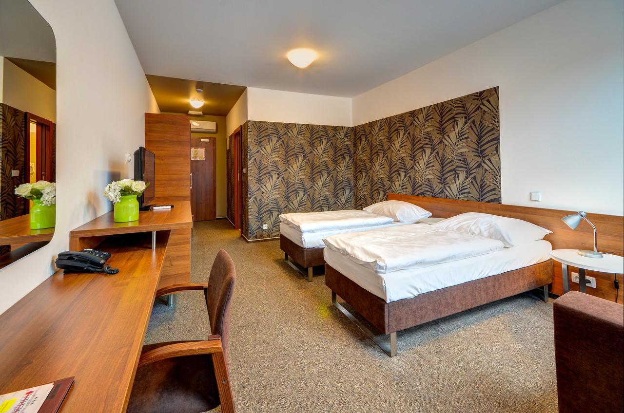 Hotel Iberia أوبافا المظهر الخارجي الصورة